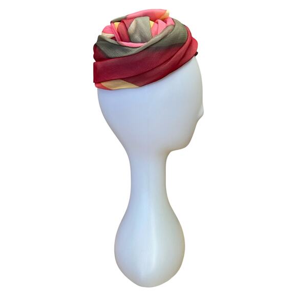 1960s Vintage Saks Fifth Avenue Silk Pillbox Hat Multicolor Bow Detail main image 5